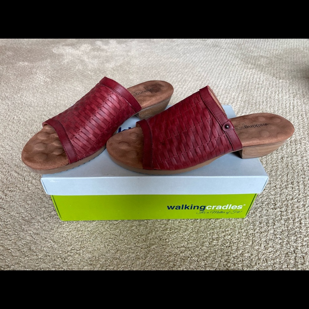 WALKING CRADLE Slide Sandals (10 N)